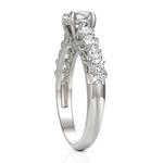 Load image into Gallery viewer, Glistening Classic Round Diamond Ring