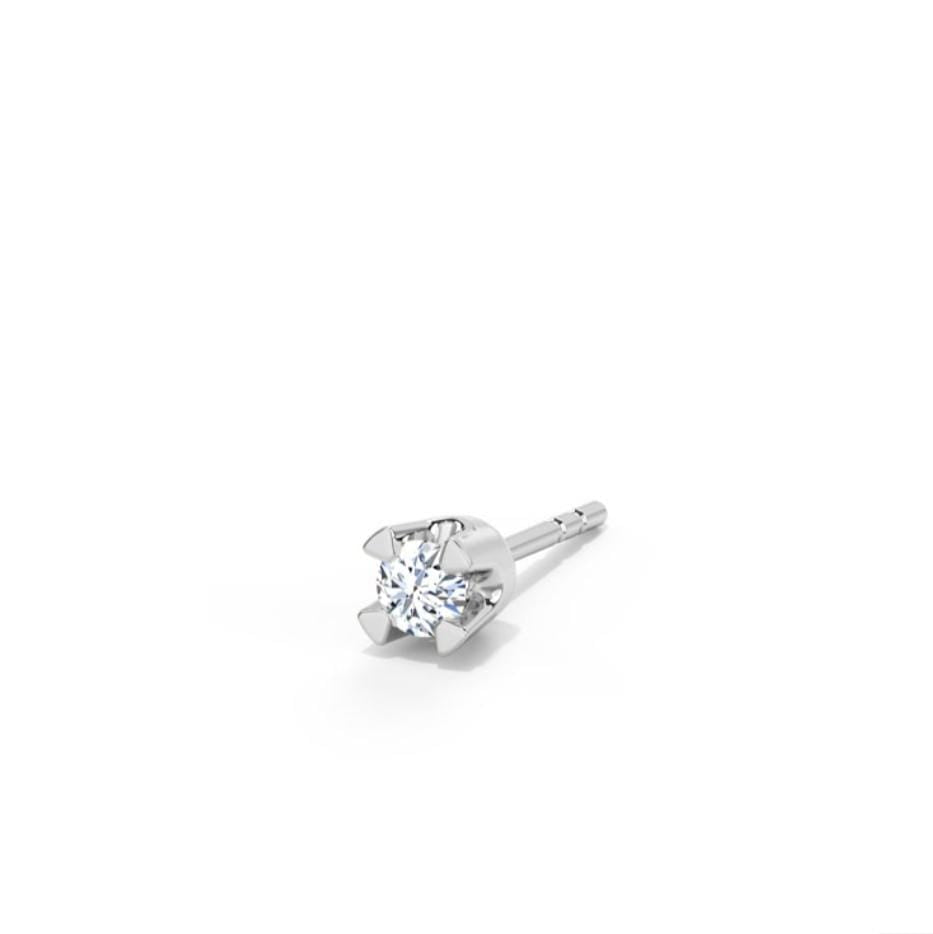 Stunning Single Ear Stud For Men With Round Cut Diamond (White Gold)